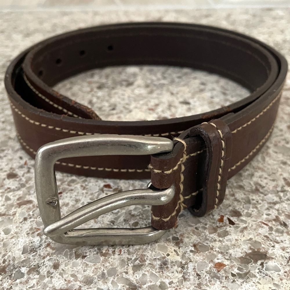 Levi’s Dark Brown Genuine Leather Belt Womens Size L Large Fits Waist 29” to 33”